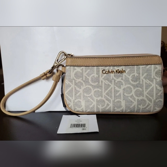 New Calvin Klein Clutch Handbag - Picture 1 of 8